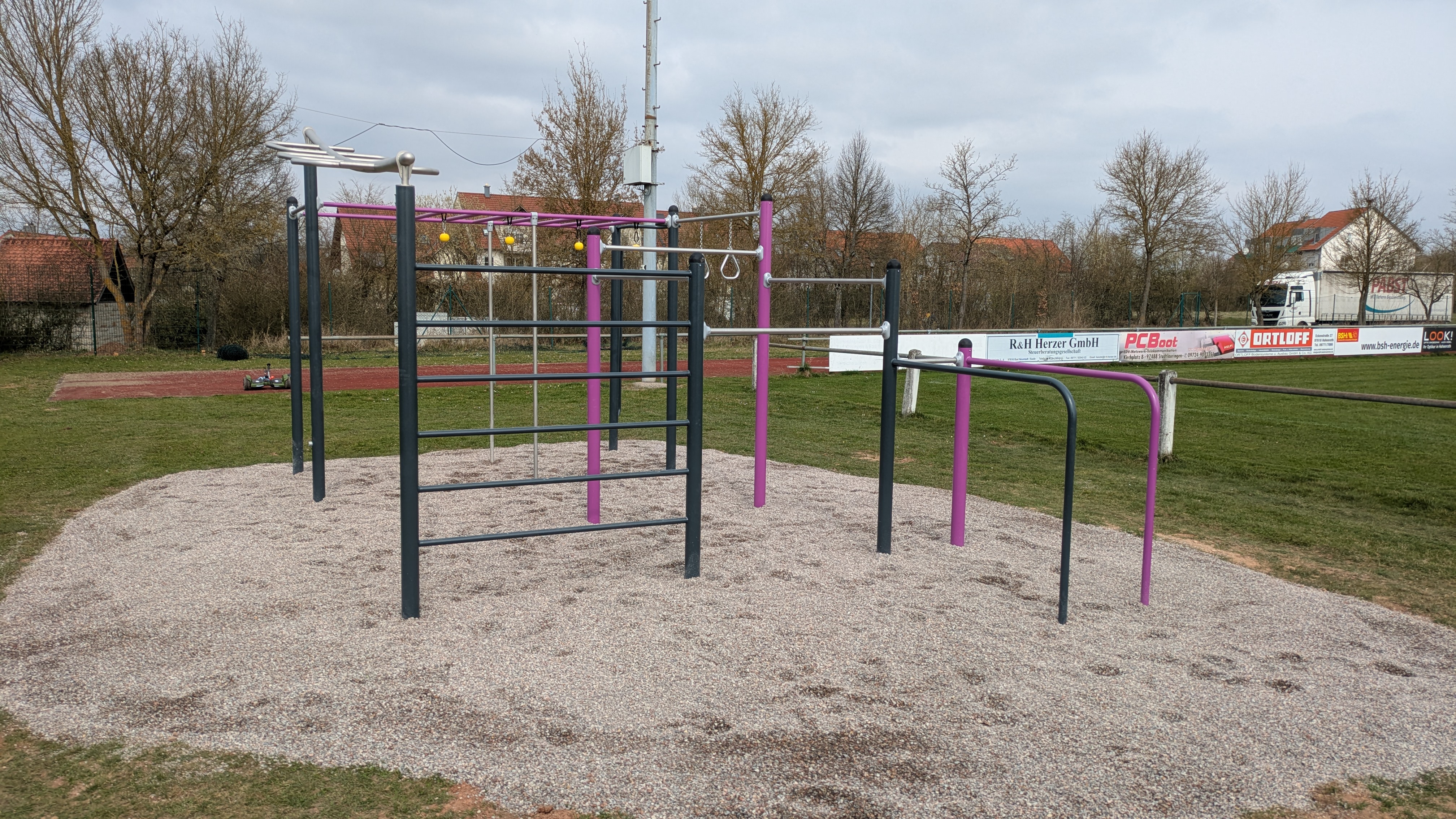 Bau Calisthenics Anlage abgeschlossen